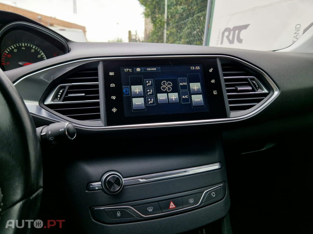 Peugeot 308 1.2 PureTech Allure J18