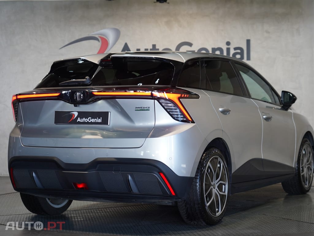 MG MG4 64 kWh Luxury