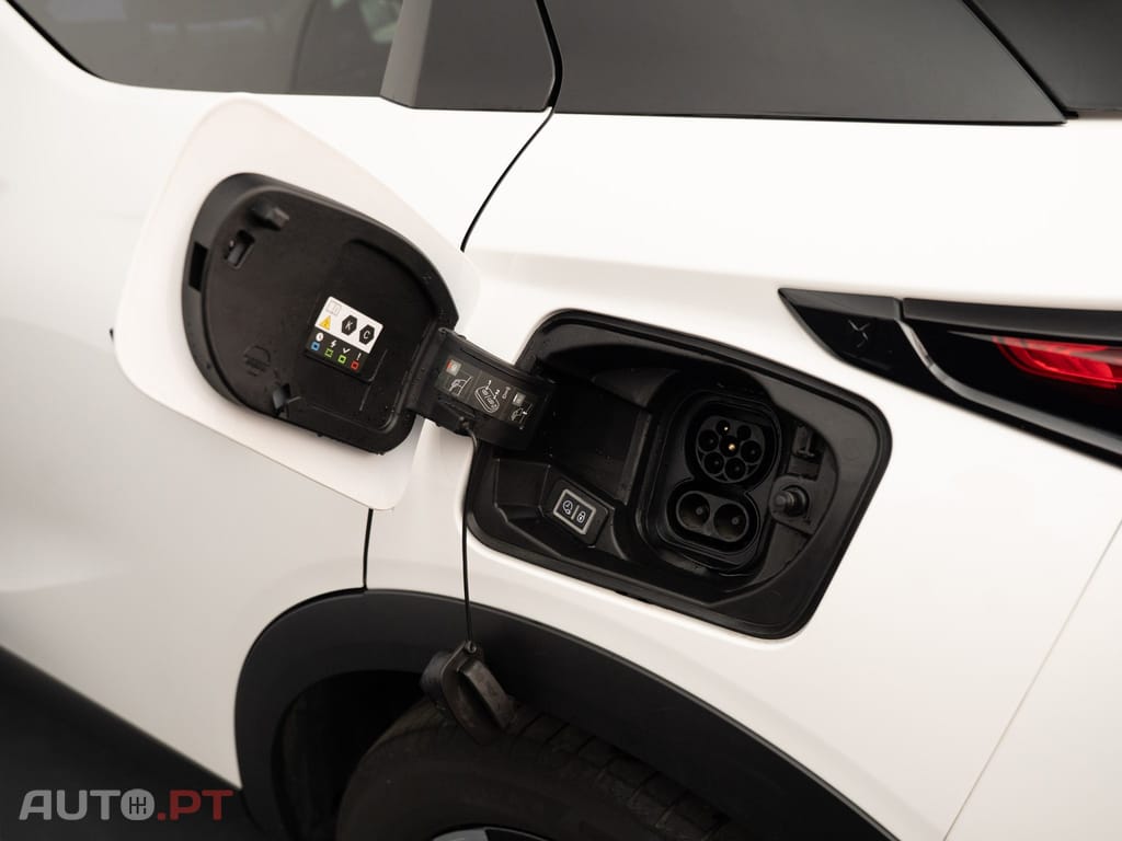 DS DS3 Crossback E-Tense Performance Line
