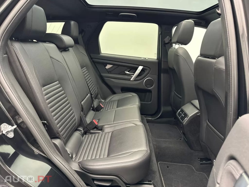 Land Rover Discovery Sport 1.5 I3 P300e AWD SE