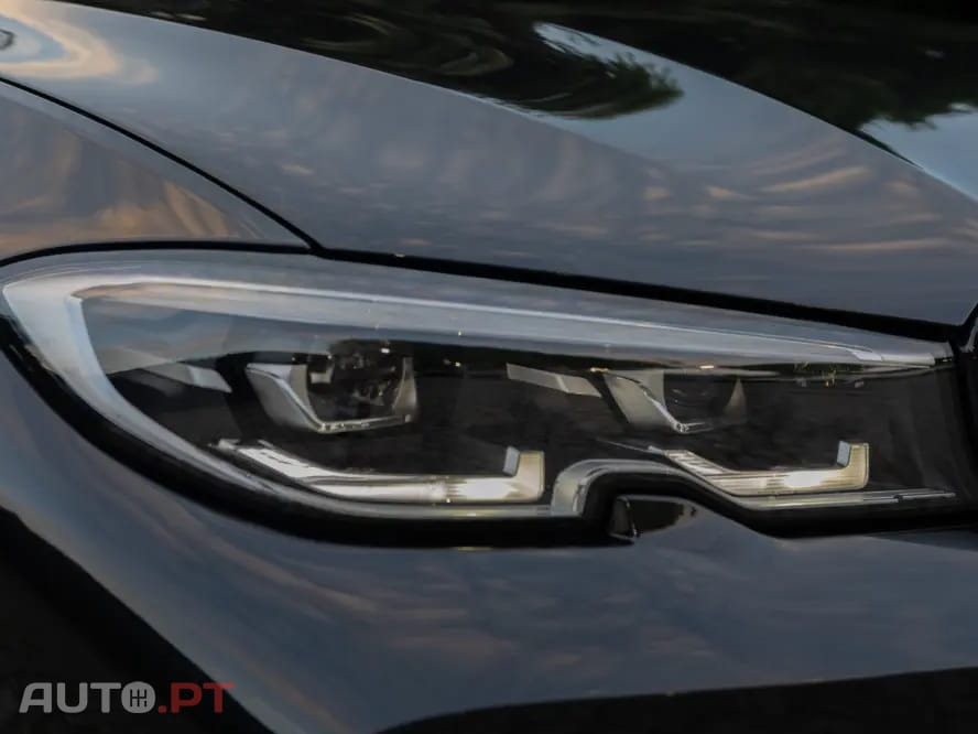 BMW 320 PACK M - LOOK M3