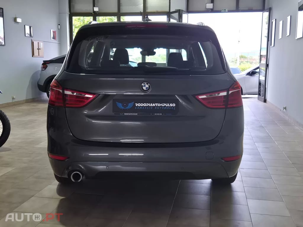 BMW 216 d Advantage Auto — fotografia 4