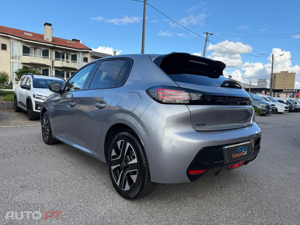 Peugeot 208 1.2 Hybrid Allure e-DCS6