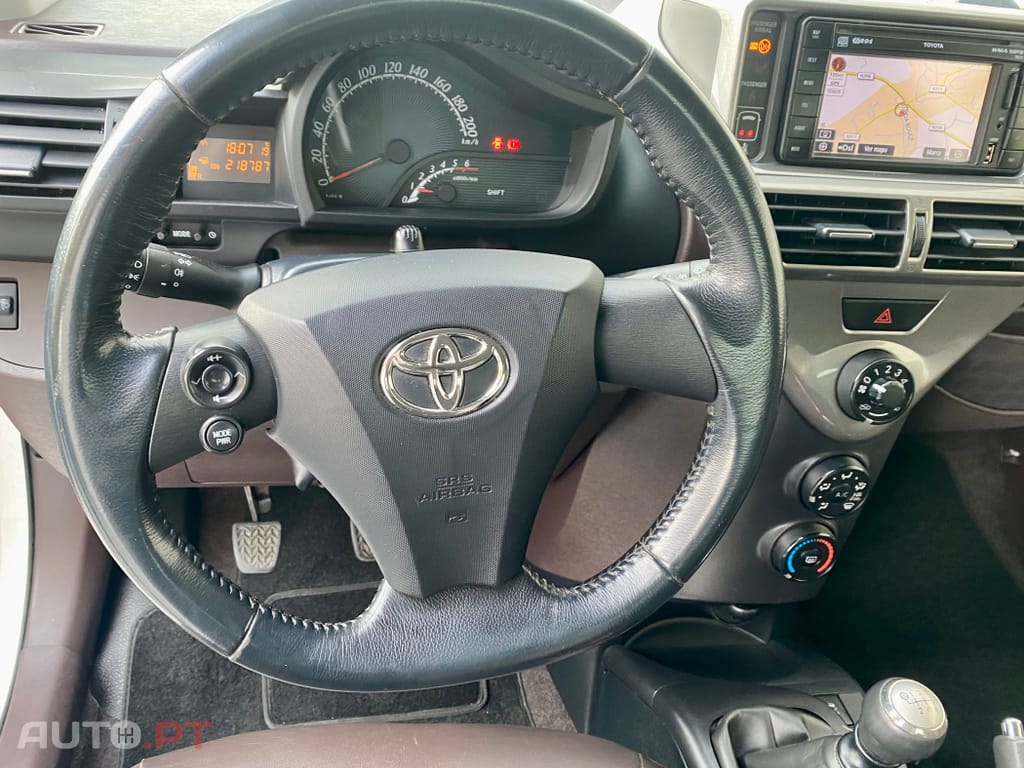 Toyota iQ 1.4 D-4D 2 NAVI+Bluetooth