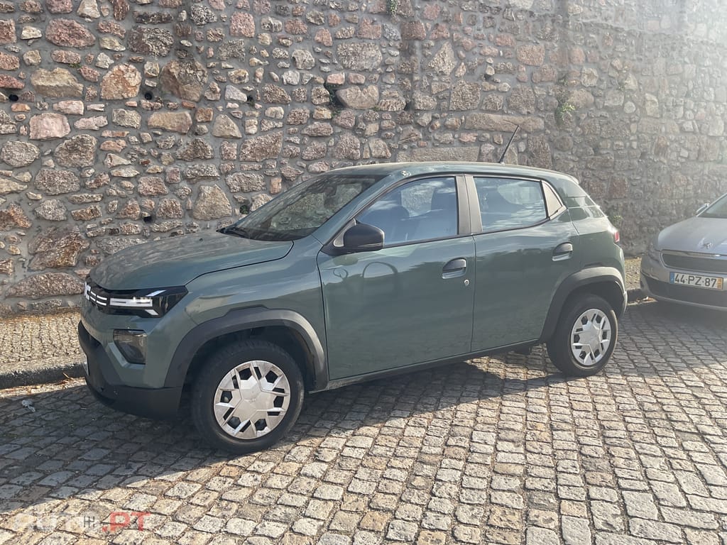 Dacia Spring Essential