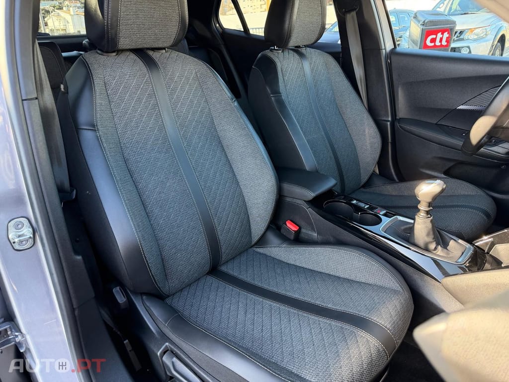 Peugeot 2008 1.2 PureTech Allure