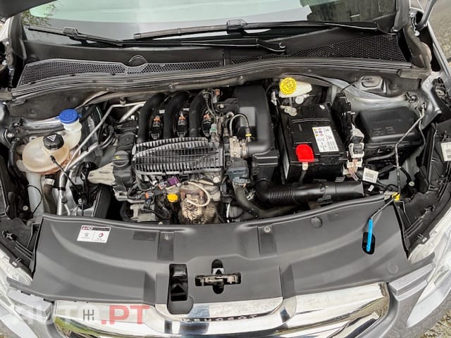 Peugeot 2008 1.2 PURETECH STYLE