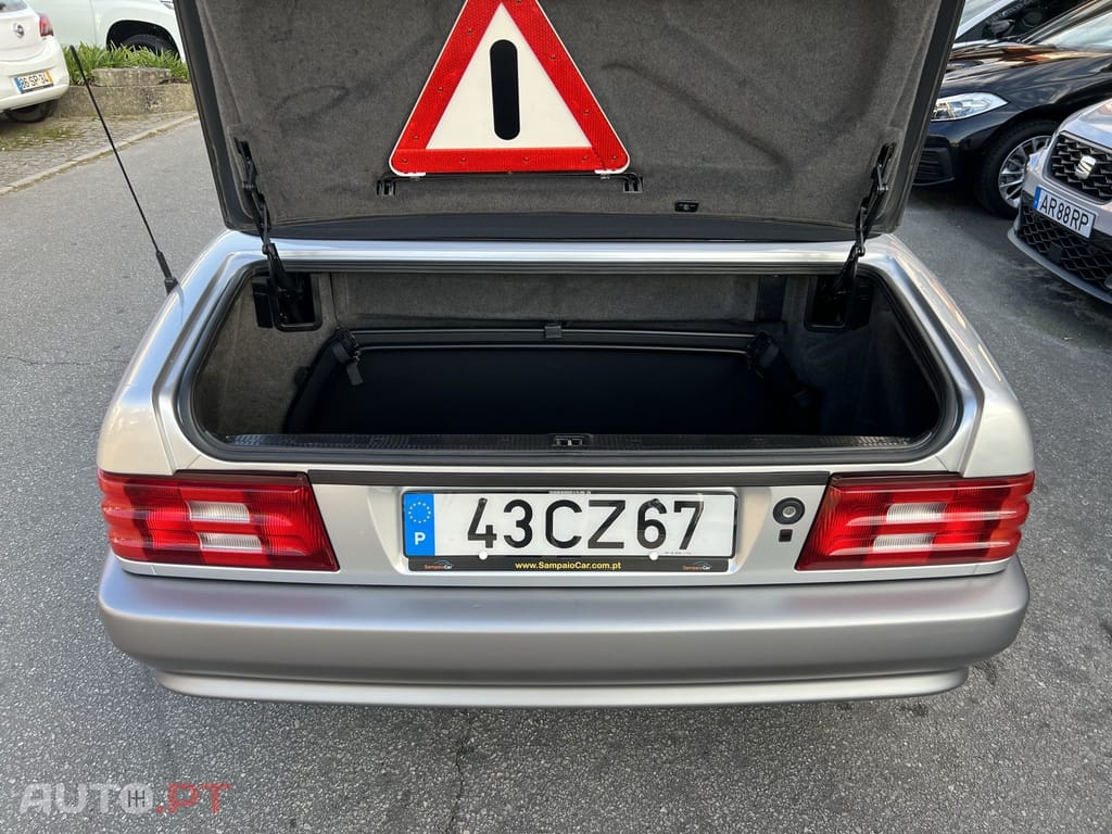 Mercedes-Benz SL 280 Outro