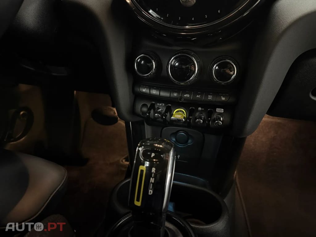 MINI Cooper Cooper SE Resolute Edition
