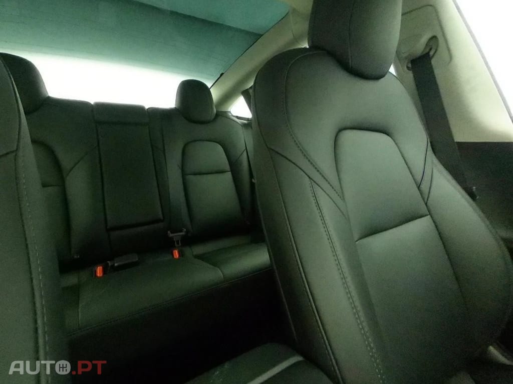 Tesla Model 3 Standard Range Plus RWD