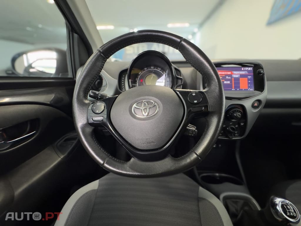 Toyota Aygo 1.0 X-Play Plus