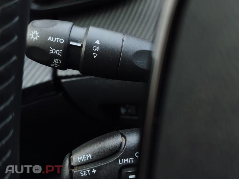 Peugeot 2008 TURBO 100 Allure