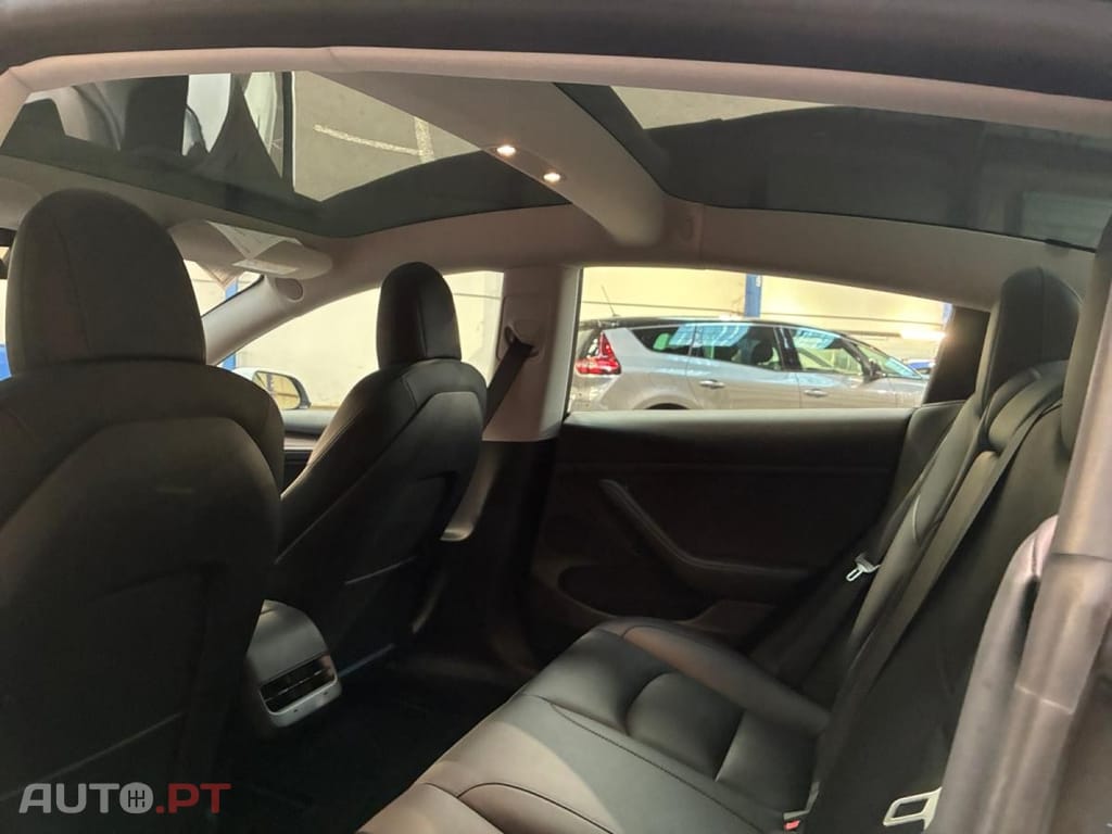 Tesla Model 3 Standard Range Plus RWD