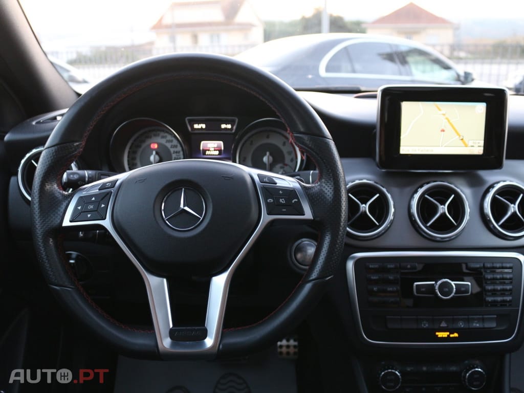 Mercedes-Benz GLA 220 CDi AMG Line