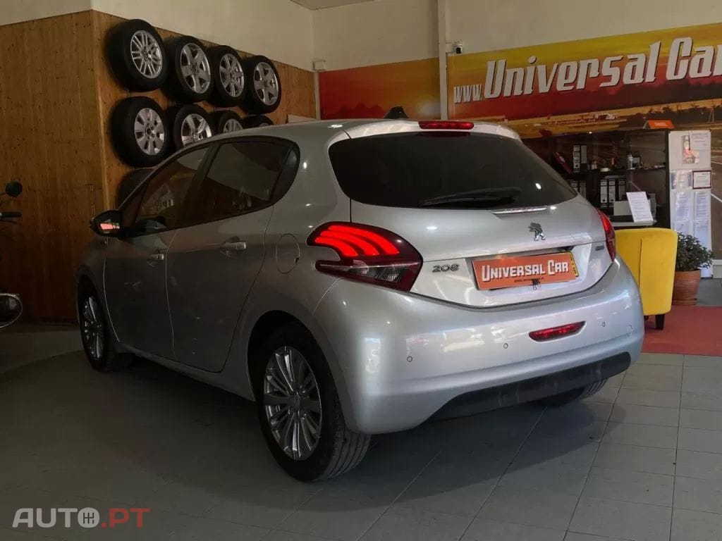Peugeot 208 1.2 VTi SE Style