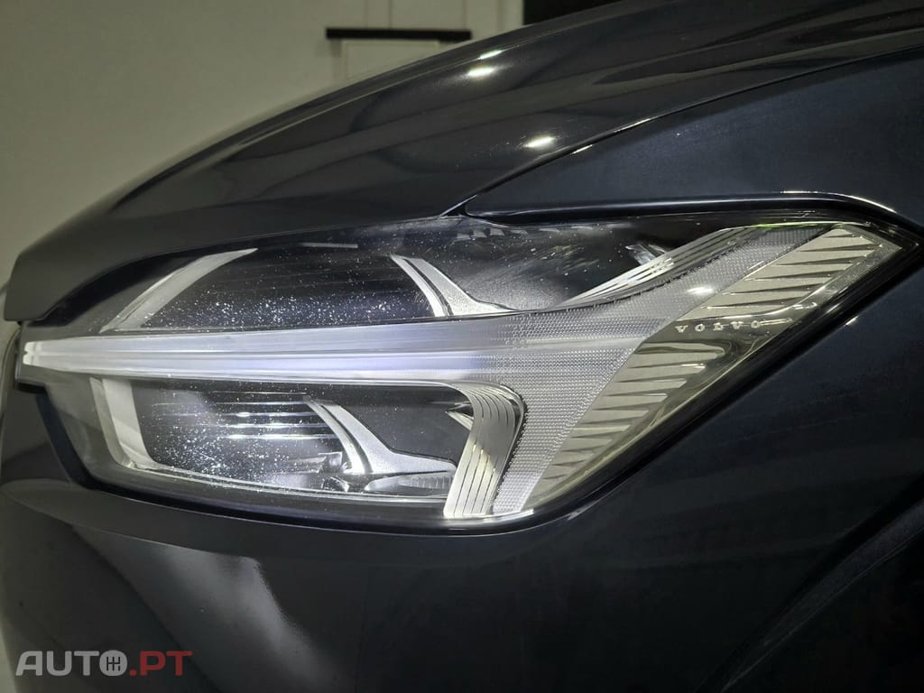 Volvo XC60 2.0 T8 PHEV Momentum AWD