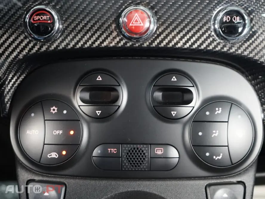 Abarth 695 Outro