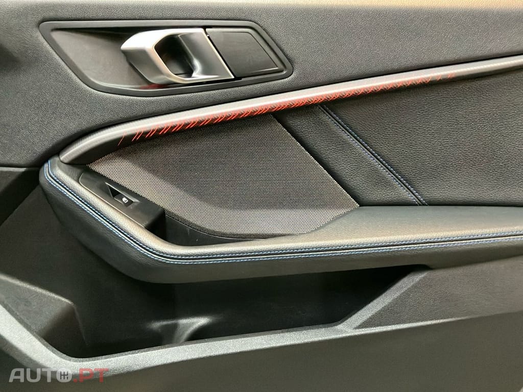 BMW 118 i Pack Desportivo M Auto
