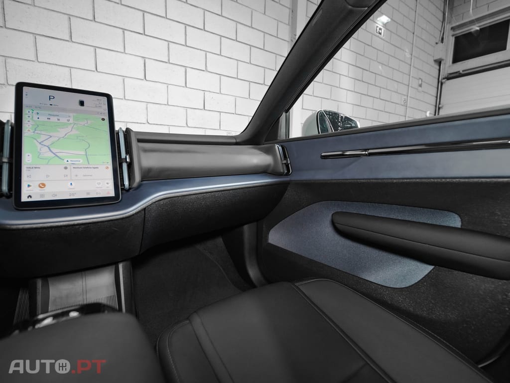 Volvo EX30 69 kWh Single Motor Extended Range Core