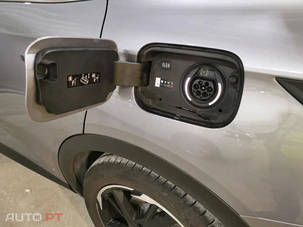 DS DS7 Crossback E-Tense Performance Line EAT8