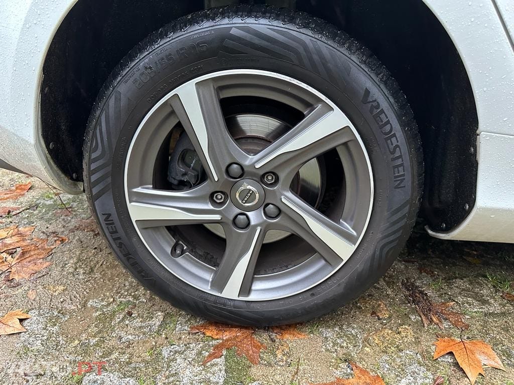 Volvo V40 2.0 D3 R-Design