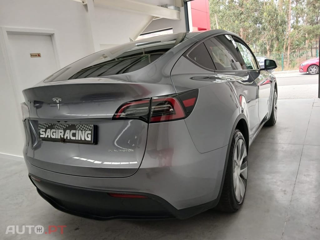 Tesla Model Y Long Range Dual Motor AWD