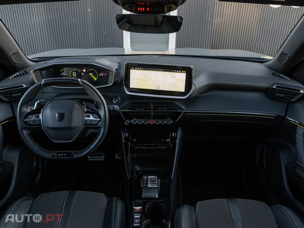 Peugeot 2008 1.2 PureTech GT EAT8