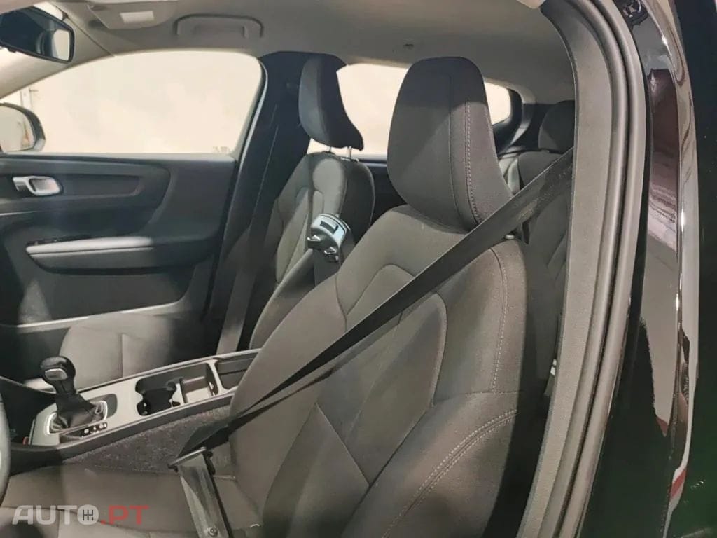 Volvo XC40 1.5 T2 Momentum Core