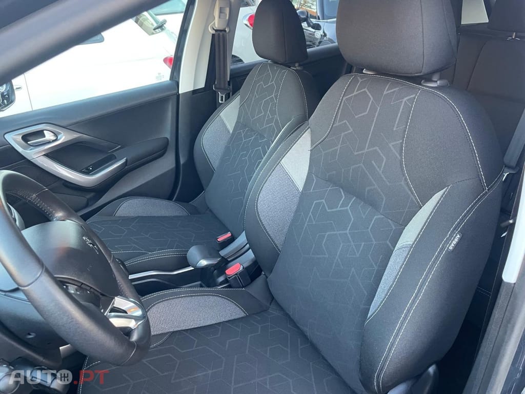 Peugeot 2008 1.2 PureTech Active