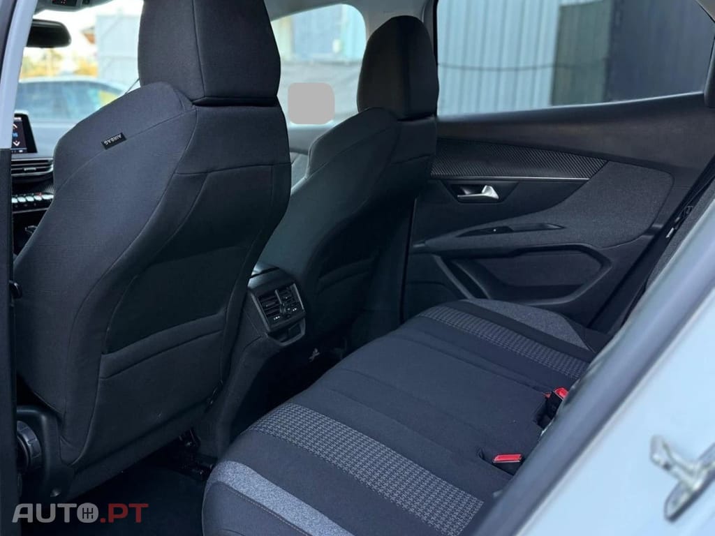 Peugeot 3008 1.5 BlueHDi Active Pack EAT8