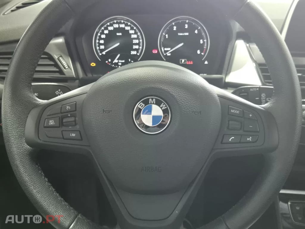 BMW 216 d Advantage Auto — fotografia 10