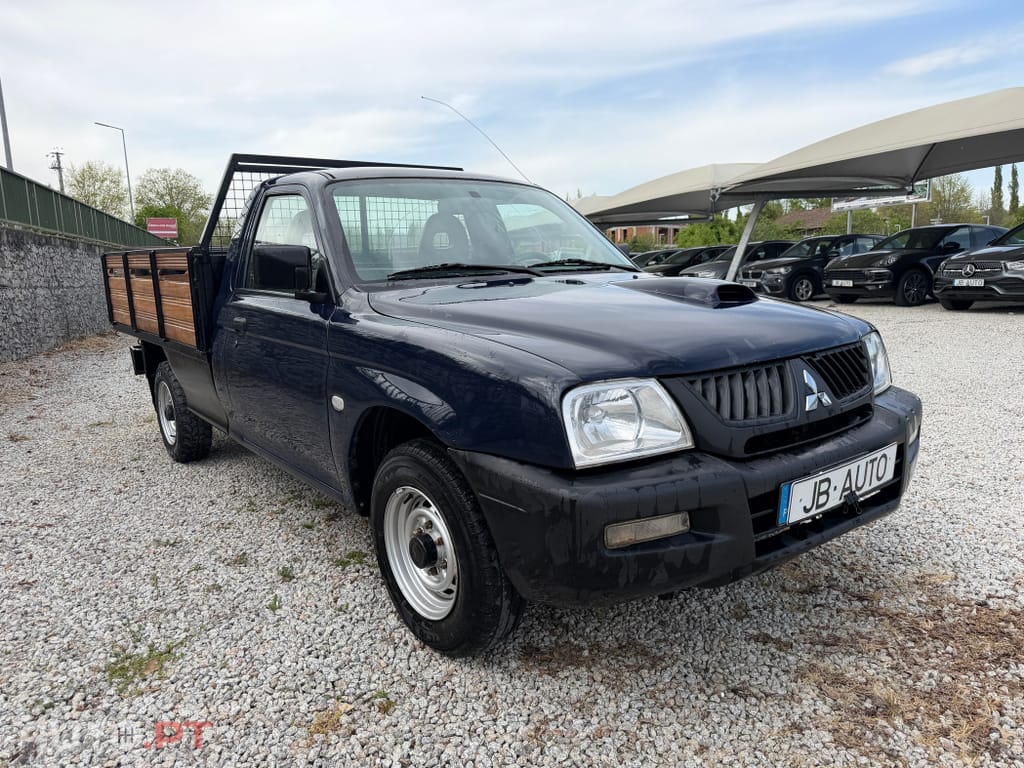 Mitsubishi L200 2.5TD Cab. Simples 3LUG Nacional