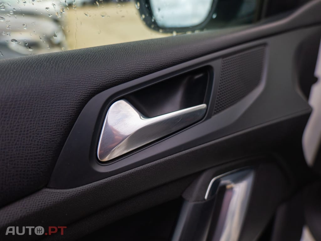 Peugeot 308 1.5 BlueHDi Business Line