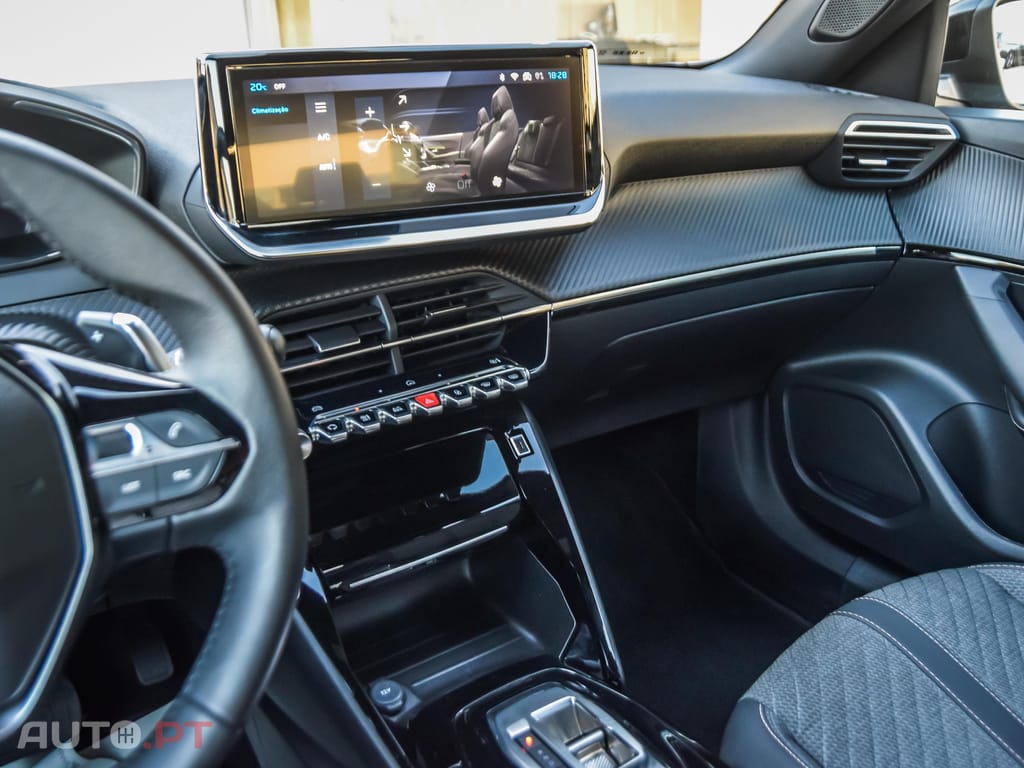 Peugeot 2008 1.2 Hybrid Allure e-DCS6