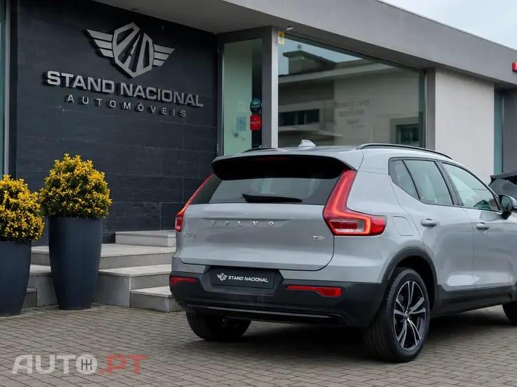 Volvo XC40 1.5 T2 Plus Dark Auto