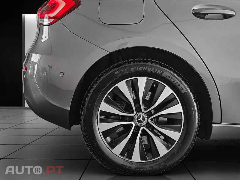 Mercedes-Benz A 250 Hybrid EQ Power