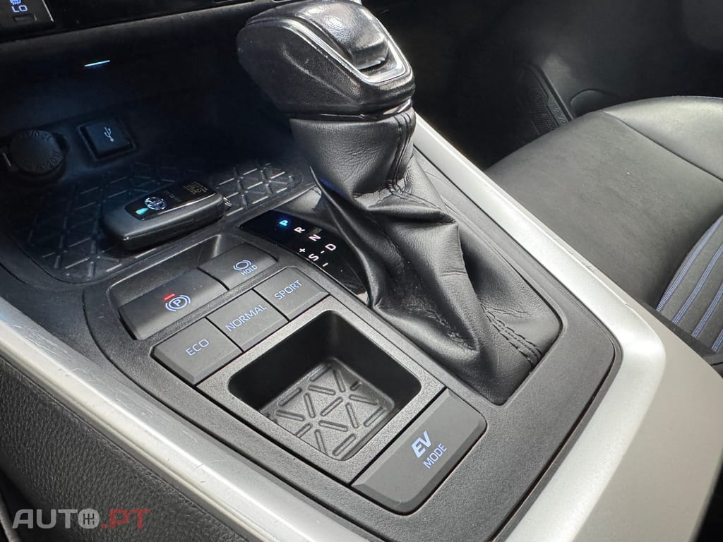 Toyota RAV4 HDF Square Collection