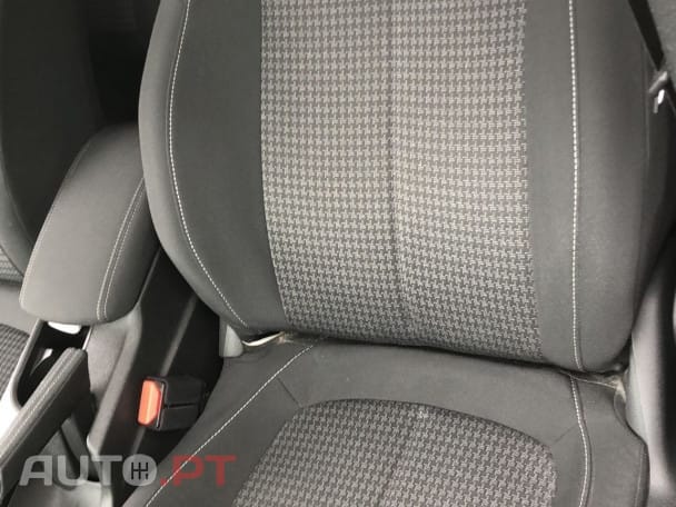 Peugeot 308 1.6 BlueHDi Active J17