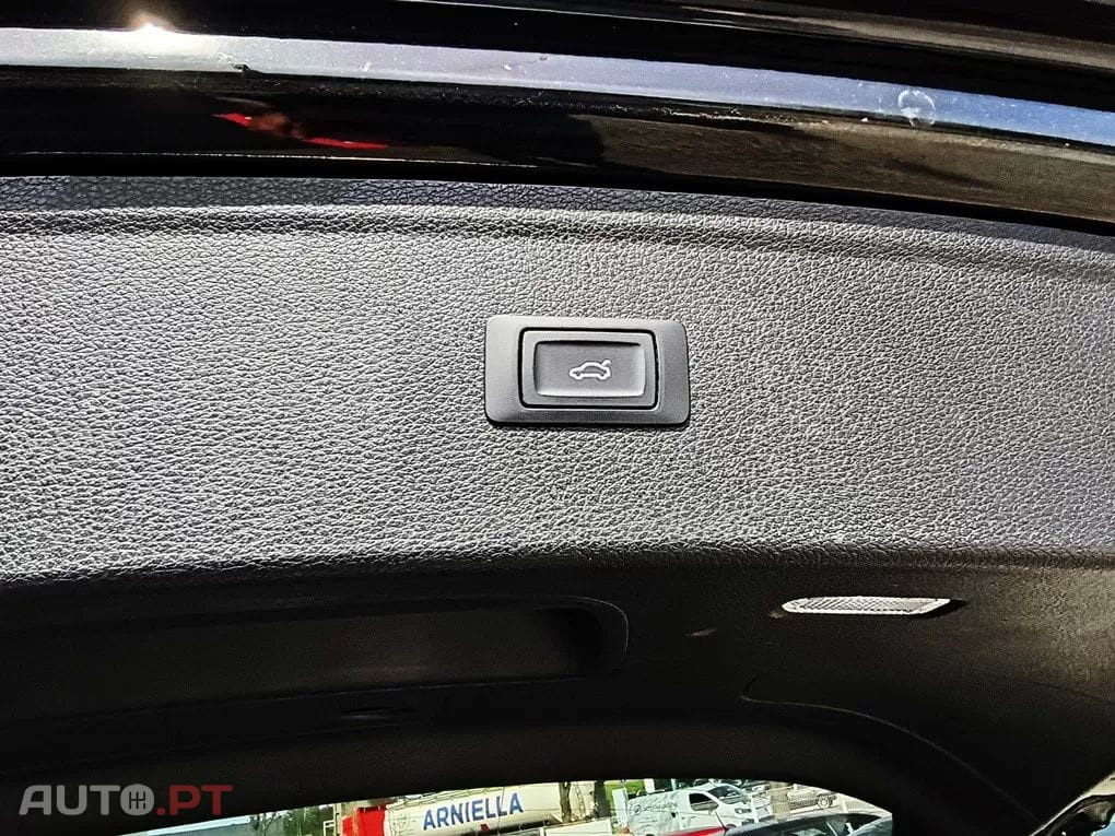 Audi Q5 50 TFSIe quattro S tronic S line business