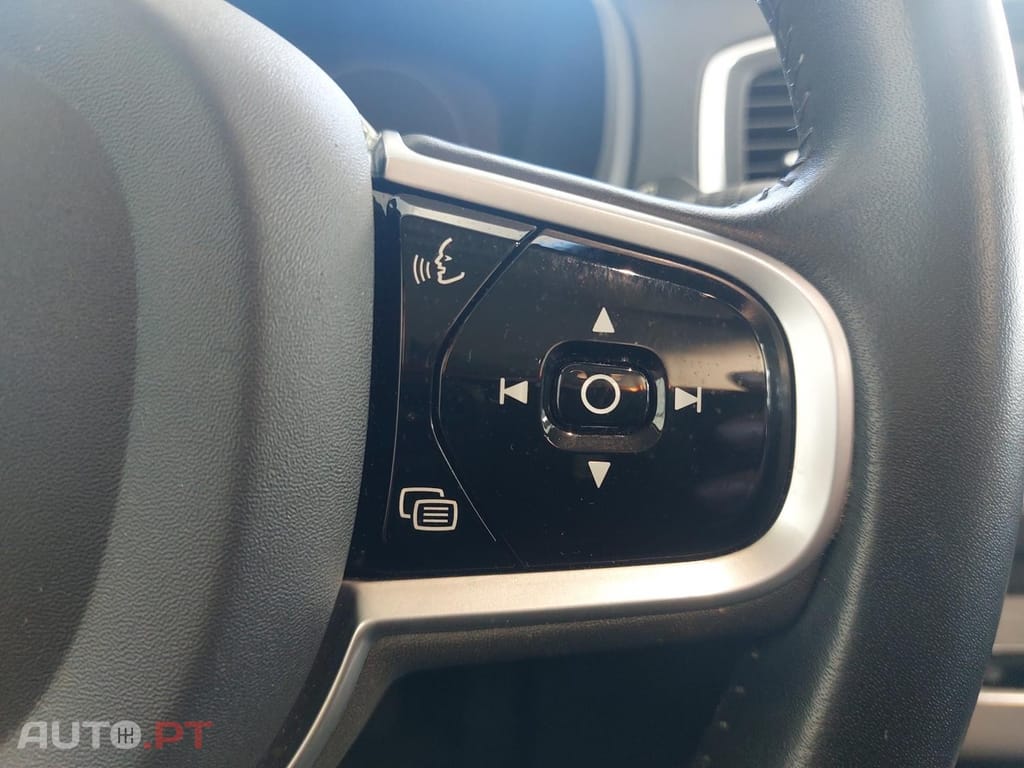 Volvo XC90 2.0 T8 PHEV Momentum Plus AWD