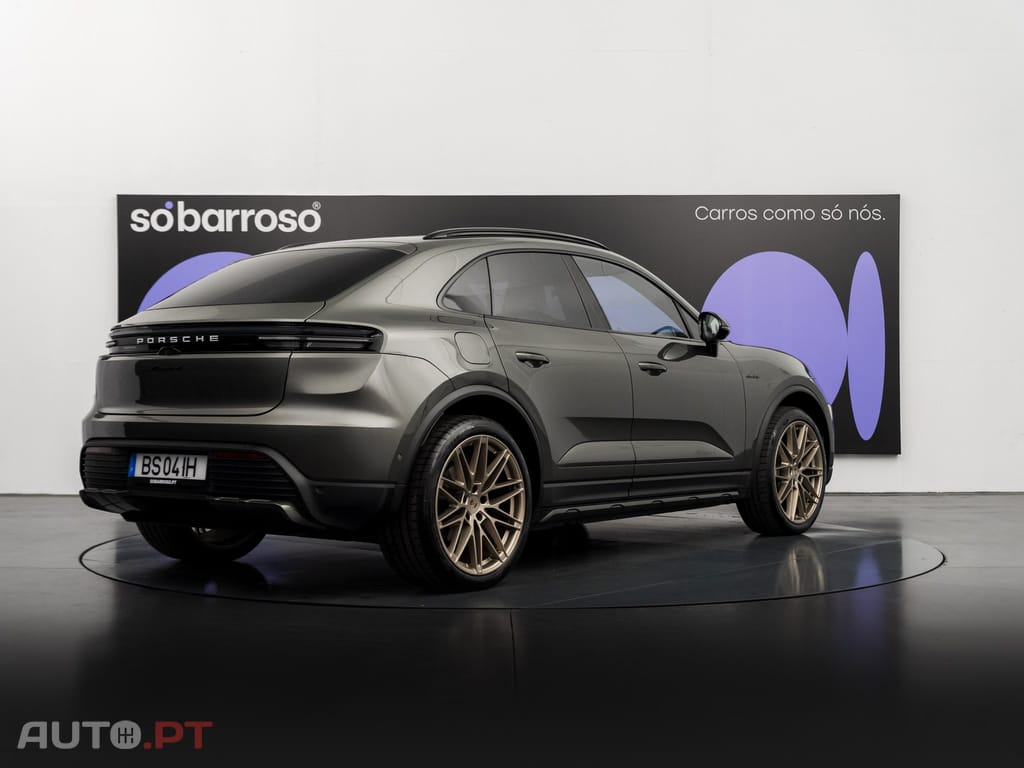 Porsche Macan Electric 4