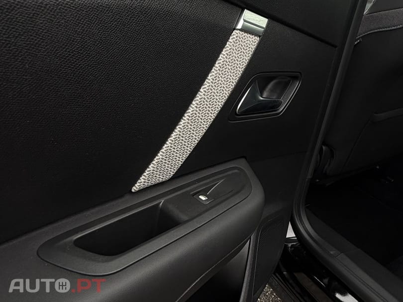 Citroen C4 1.2 PureTech Shine EAT6