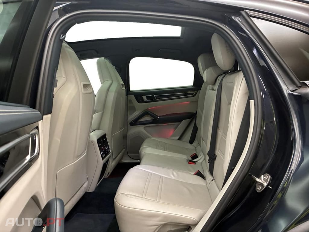 Porsche Cayenne E-Hybrid Tiptronic