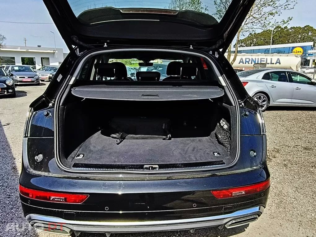 Audi Q5 50 TFSIe quattro S tronic S line business