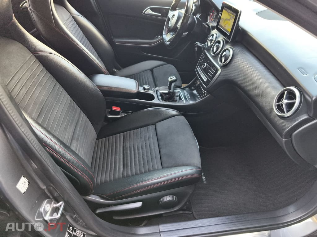 Mercedes-Benz A 180 d AMG Line