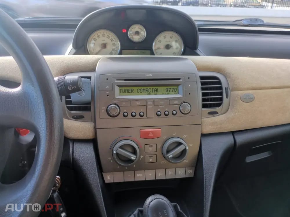 Lancia Ypsilon 1.2 16V Fashion