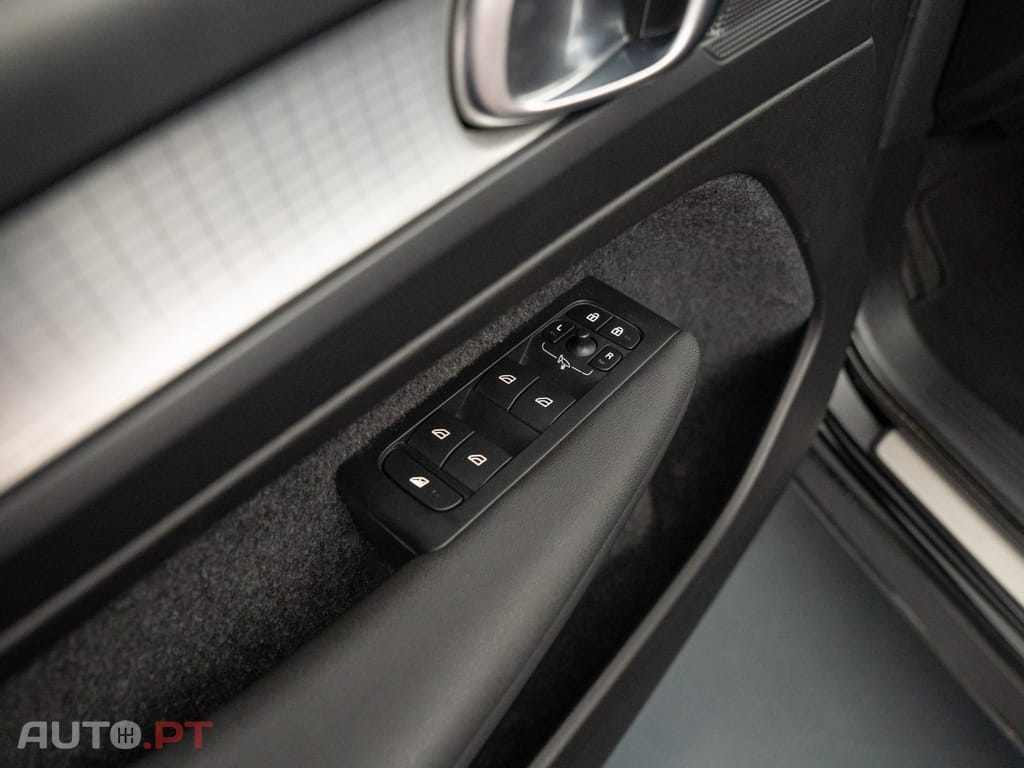Volvo XC40 1.5 T5 PHEV Inscription Expression