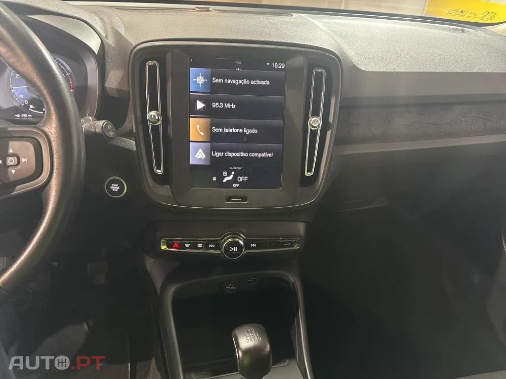 Volvo XC40 1.5 T2 Momentum Core