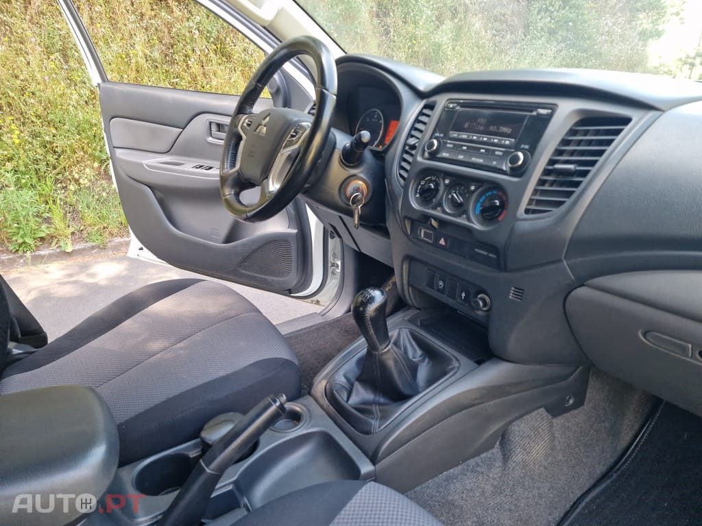 Mitsubishi L200 2.3 DI-D CD Invite 2WD