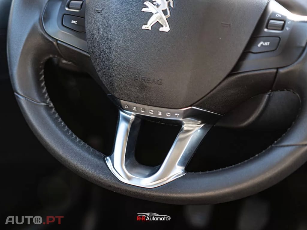 Peugeot 2008 1.2 VTi Active